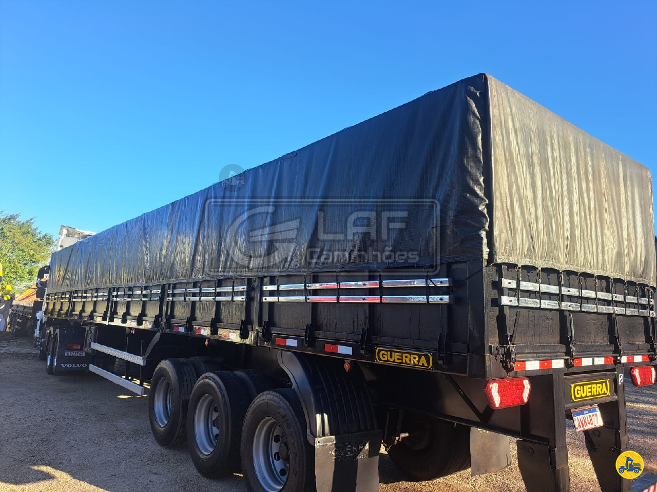 CARRETA SEMI-REBOQUE GRANELEIRO LAF Caminhões CURITIBA PARANÁ PR